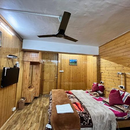 Srīnagar Sun N Shade Guest House מראה חיצוני תמונה
