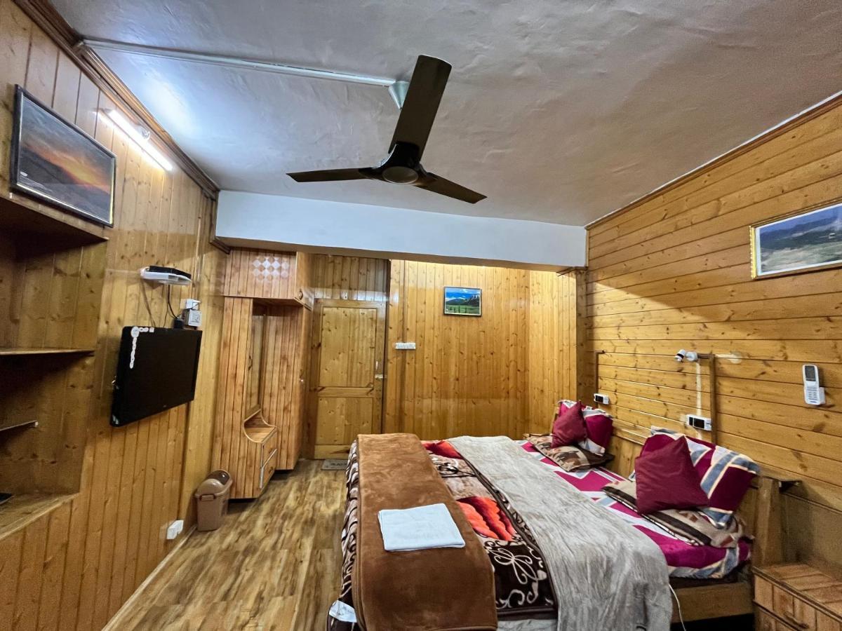 Srīnagar Sun N Shade Guest House מראה חיצוני תמונה